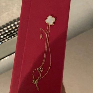 14k gold and mother of pearl four leaves clover necklace